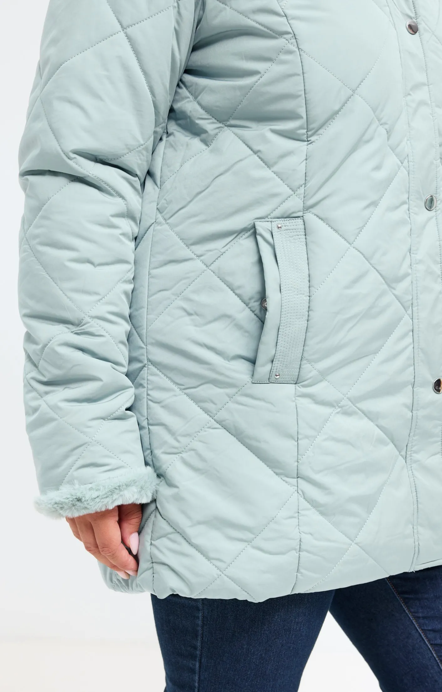 Toscane Boutique Doudoune avec capuche et fausse fourrure| Parkas & Impers