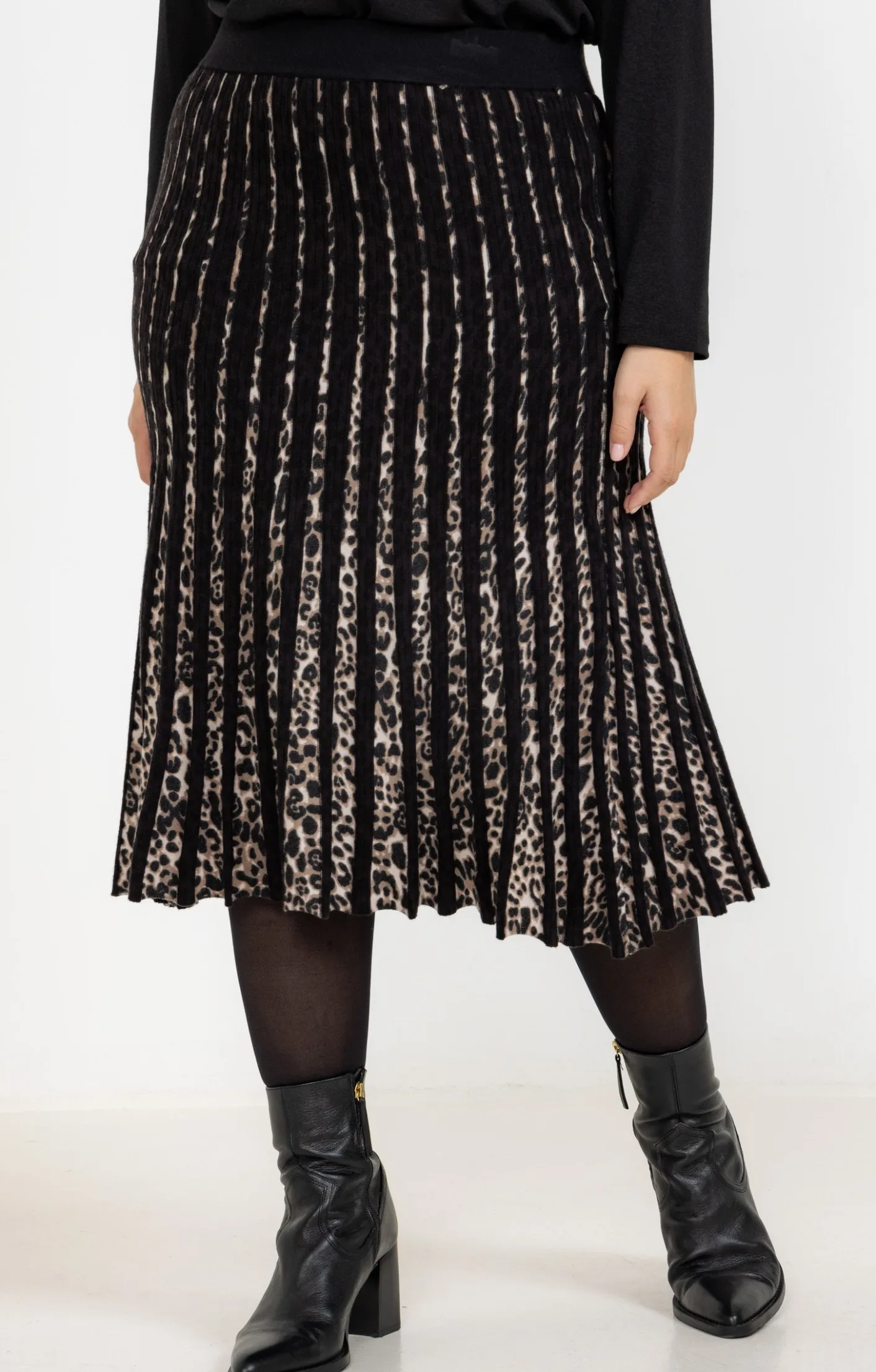 Toscane Boutique Jupe chaude en maille imprimé léopard| Jupes