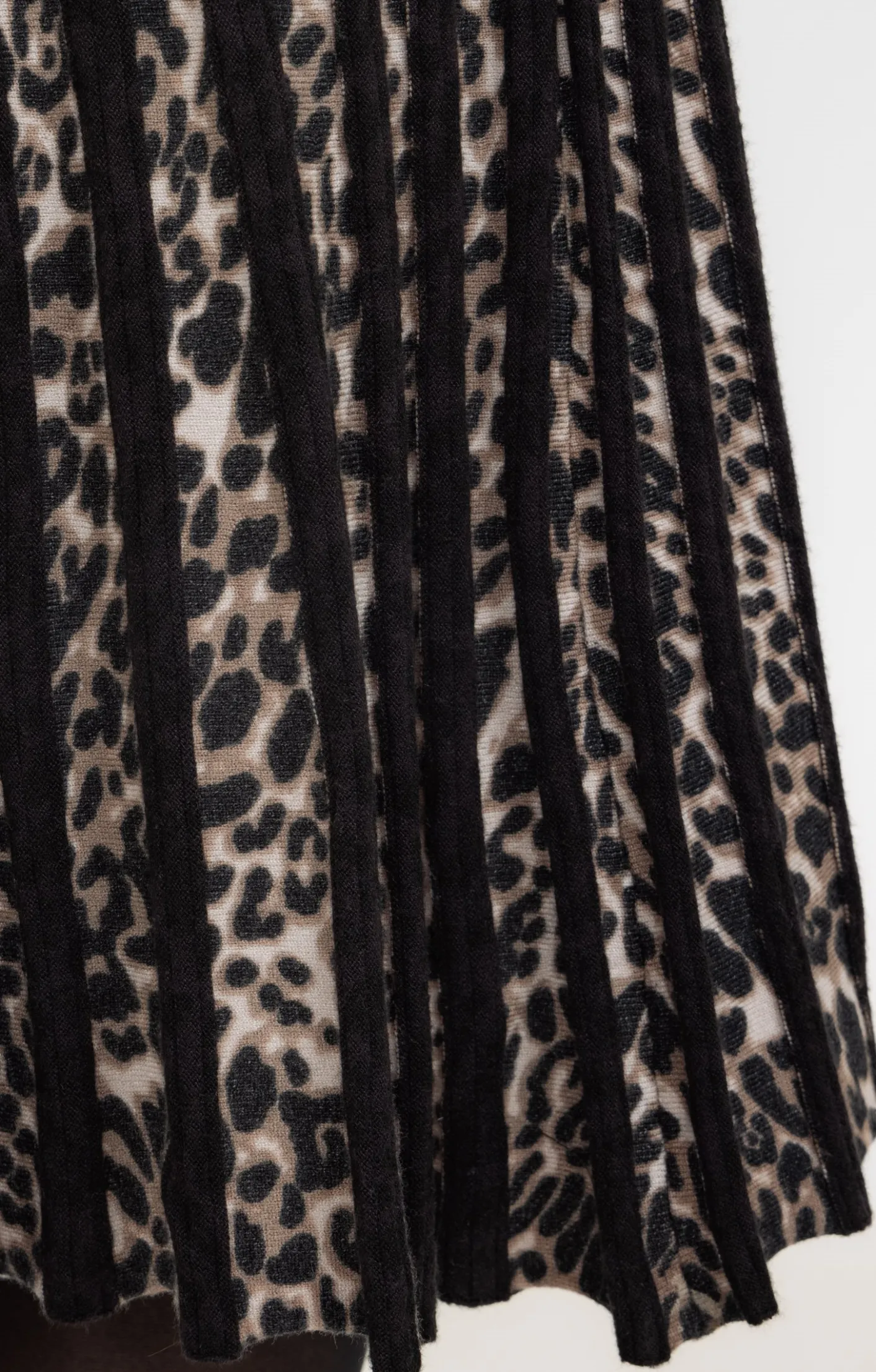 Toscane Boutique Jupe chaude en maille imprimé léopard| Jupes