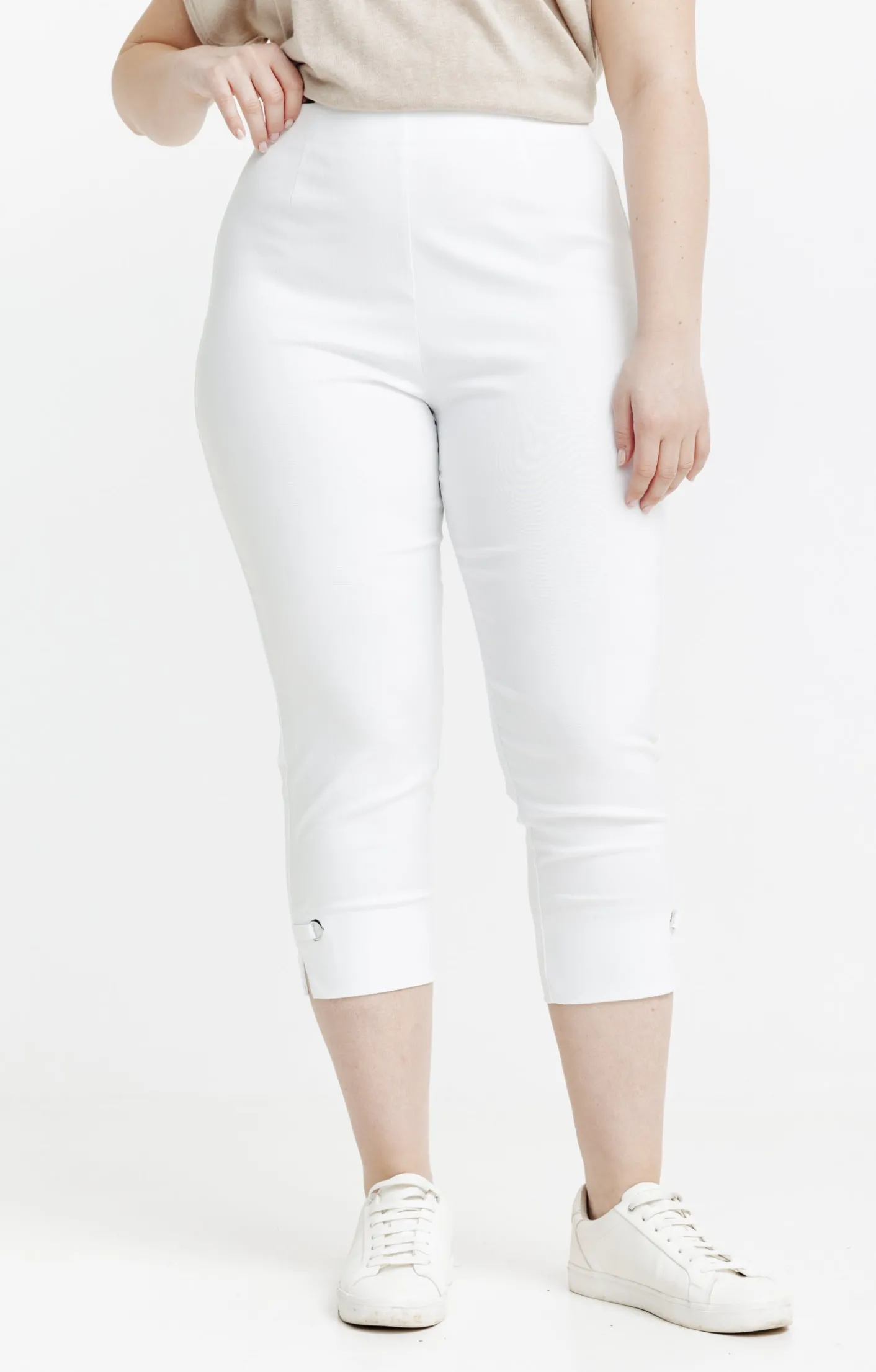Toscane Boutique Pantacourt avec oeillet en bas de jambe| Pantalons