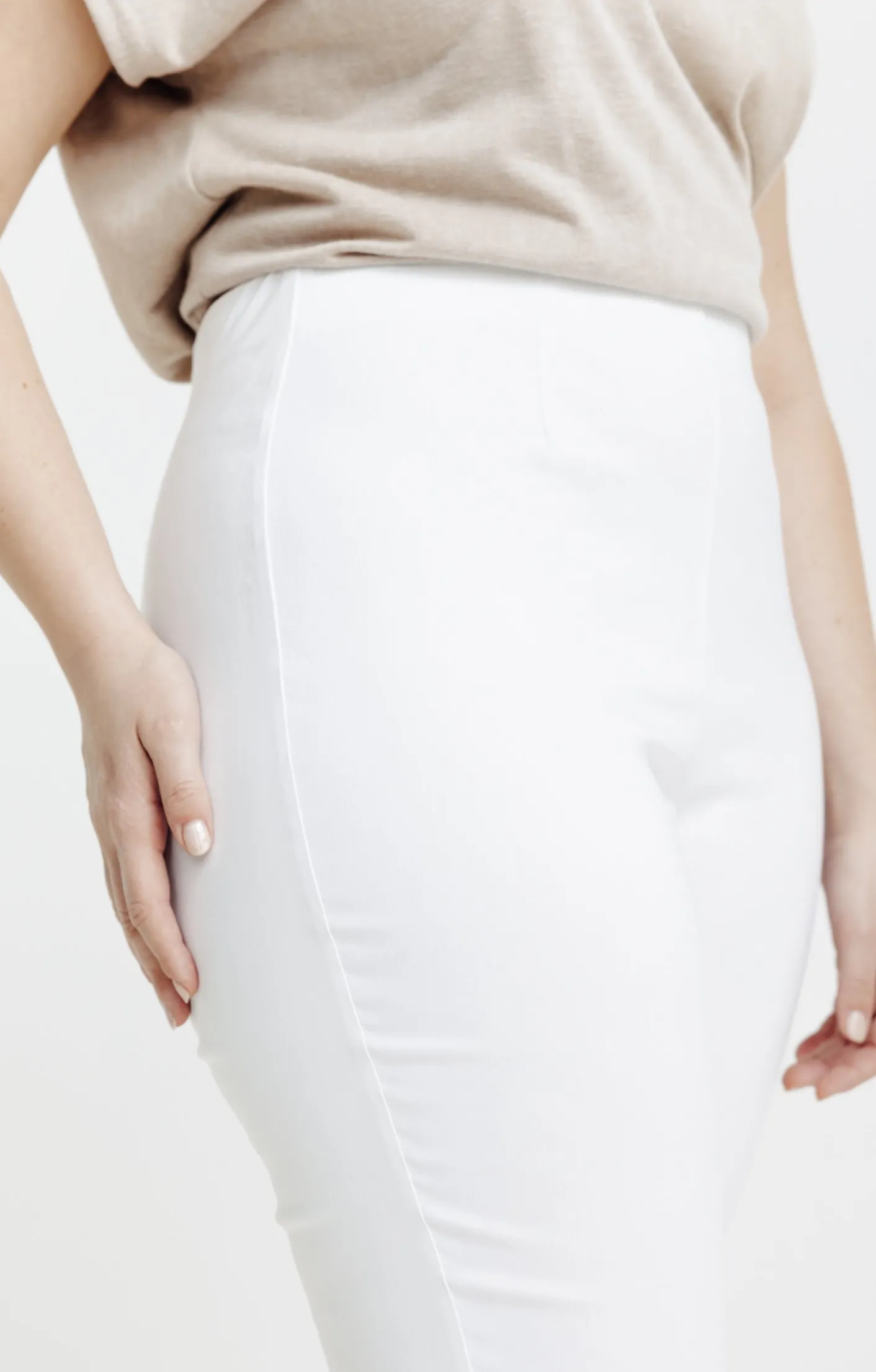 Toscane Boutique Pantacourt avec oeillet en bas de jambe| Pantalons