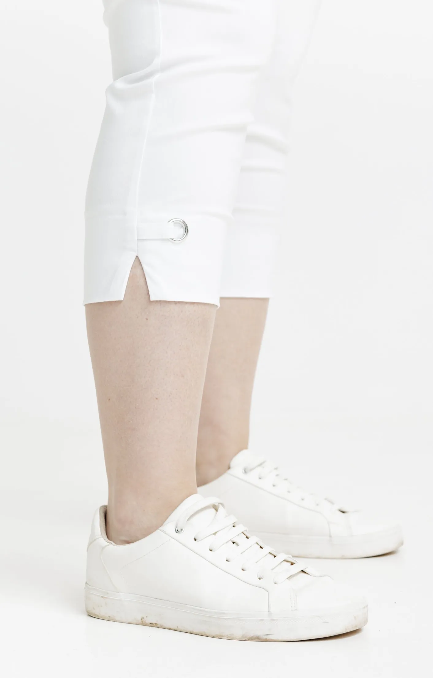 Toscane Boutique Pantacourt avec oeillet en bas de jambe| Pantalons