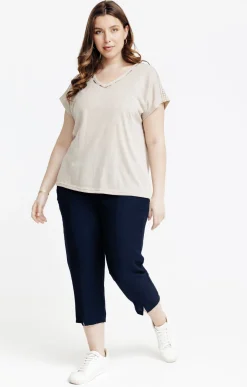 Toscane Boutique Pantacourt droit boutons fleurs| Pantalons