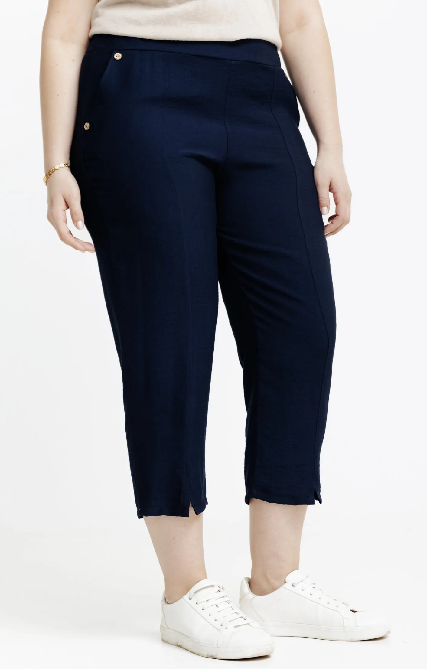 Toscane Boutique Pantacourt droit boutons fleurs| Pantalons