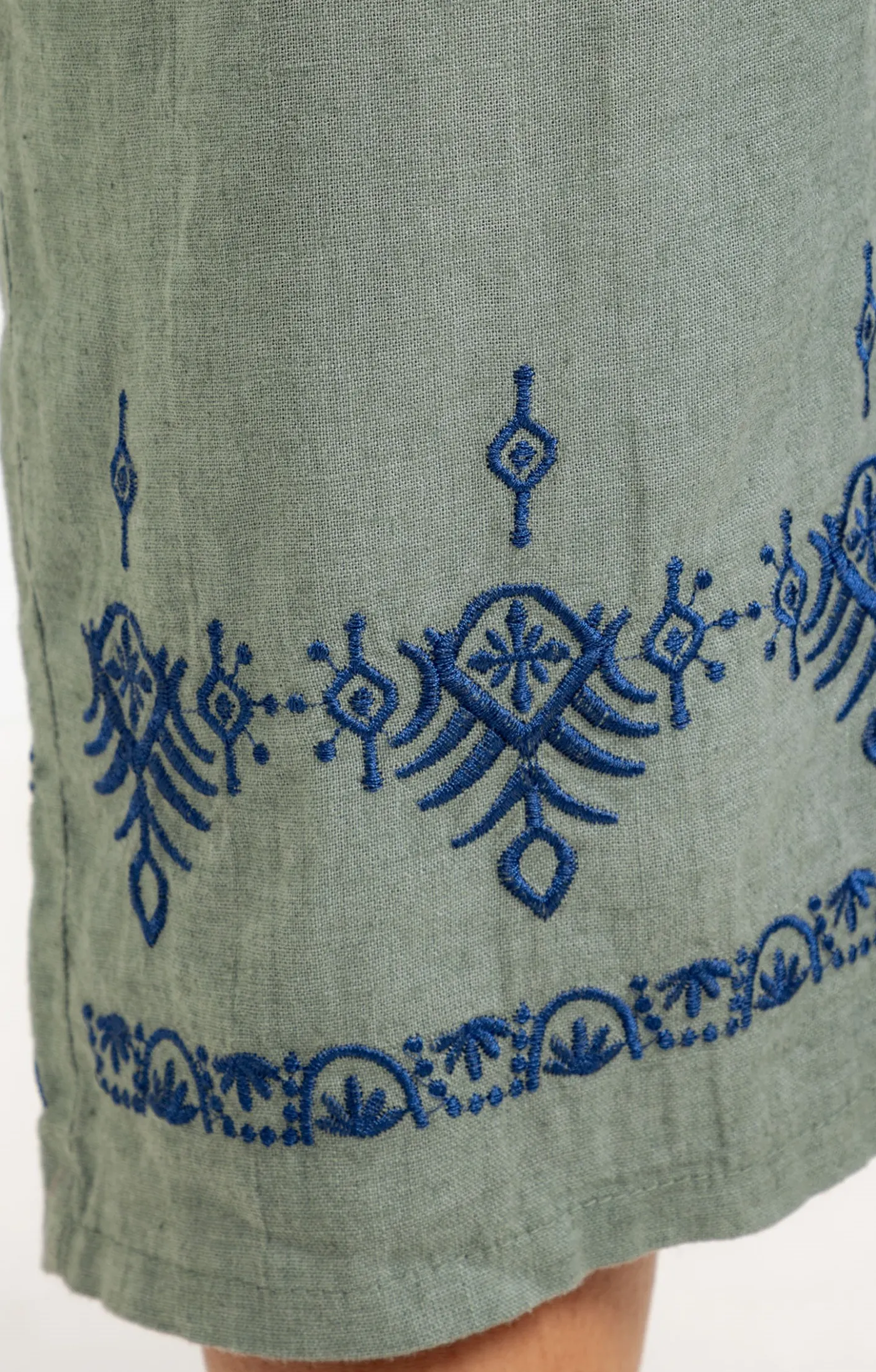 Toscane Boutique Pantacourt lin viscose brodé| Pantalons