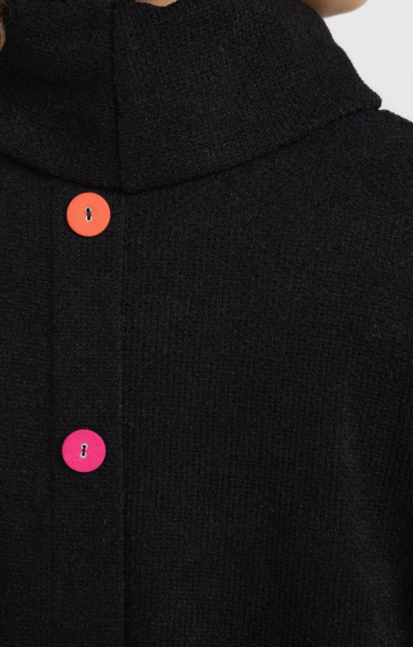 Toscane Boutique Poncho à poches et boutons colorés| Pulls & Cardigans