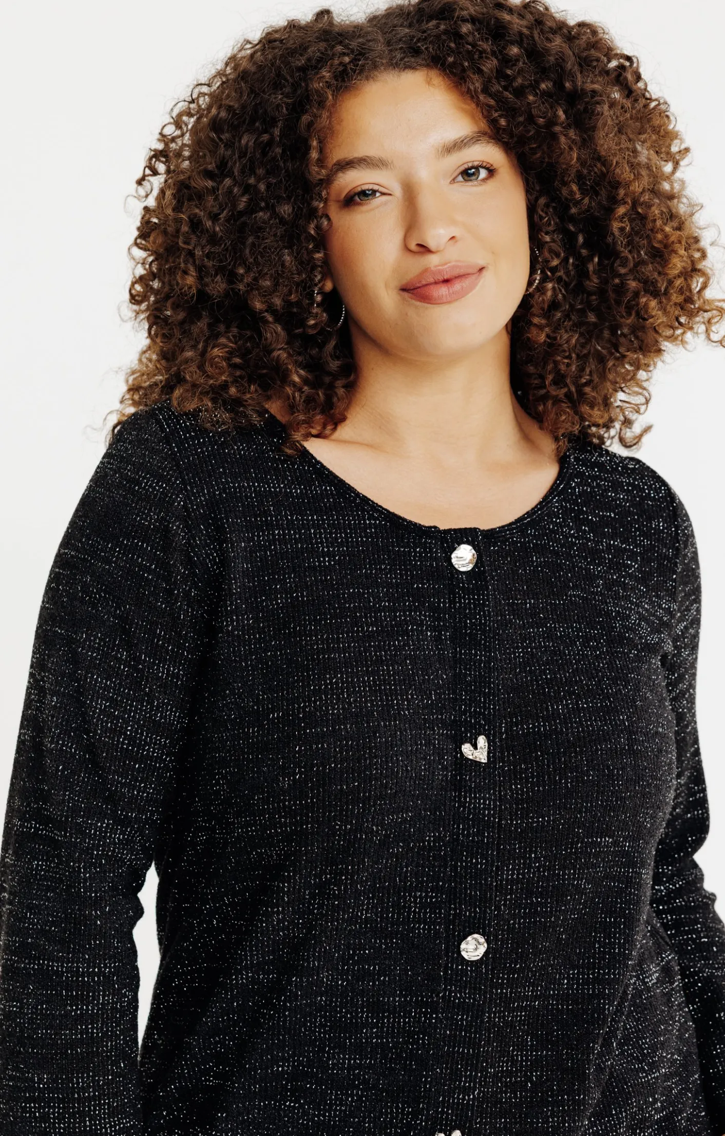 Toscane Boutique Pull avec bijoux fantaisies| Pulls & Cardigans