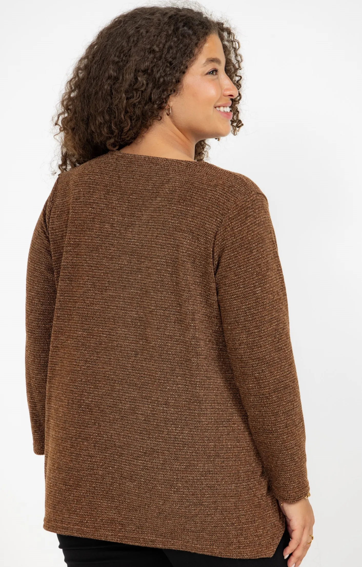 Toscane Boutique Pull en maille brillante et collier| Pulls & Cardigans