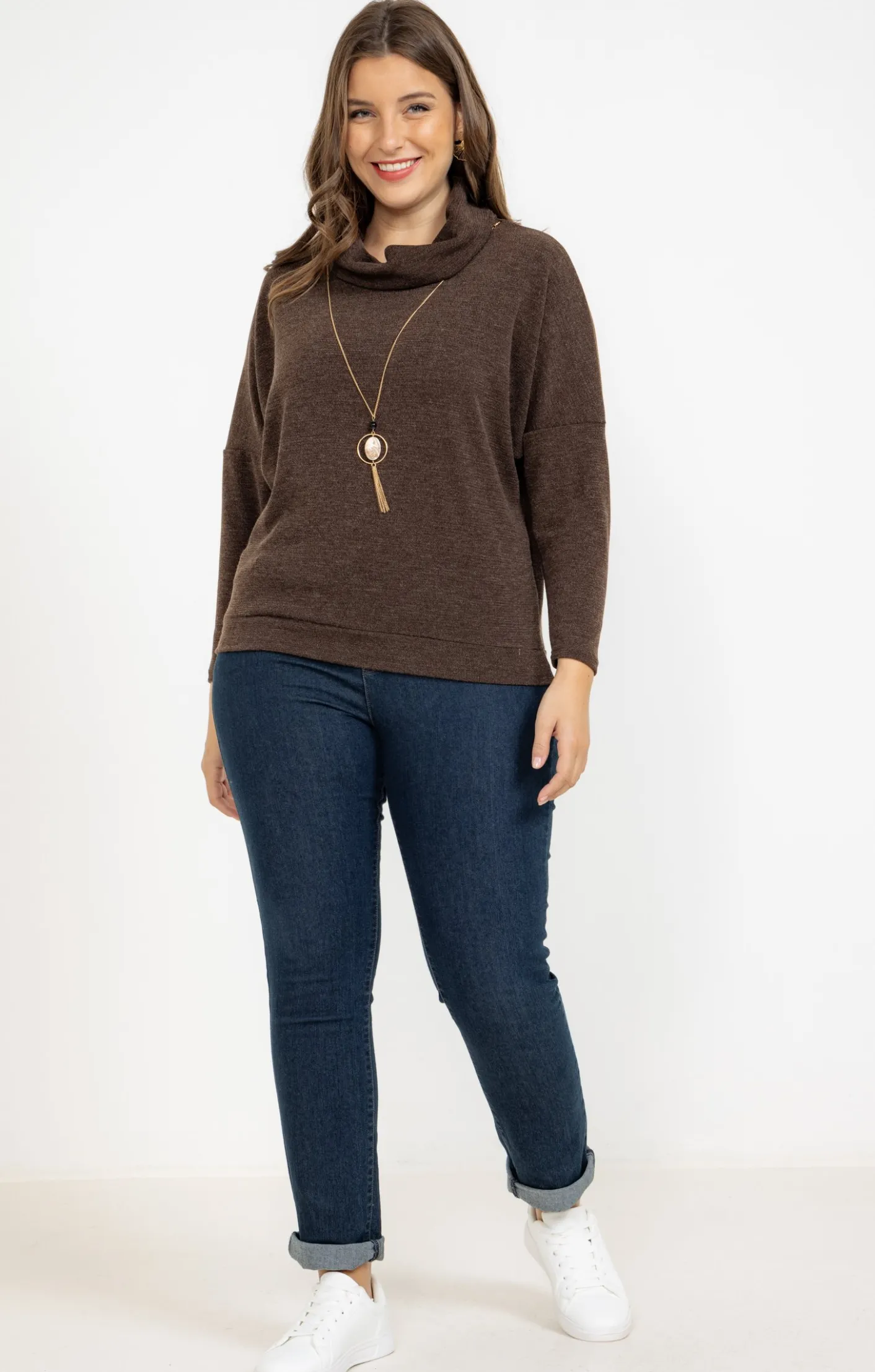 Toscane Boutique Pull uni col roulé et collier| Pulls & Cardigans