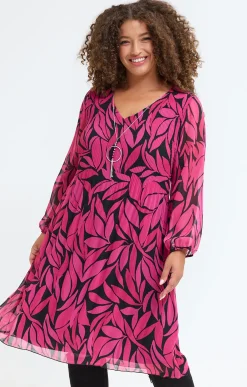 Toscane Boutique Robe imprimée plissée et collier| Robes