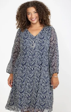 Toscane Boutique Robe imprimée plissée et collier| Robes