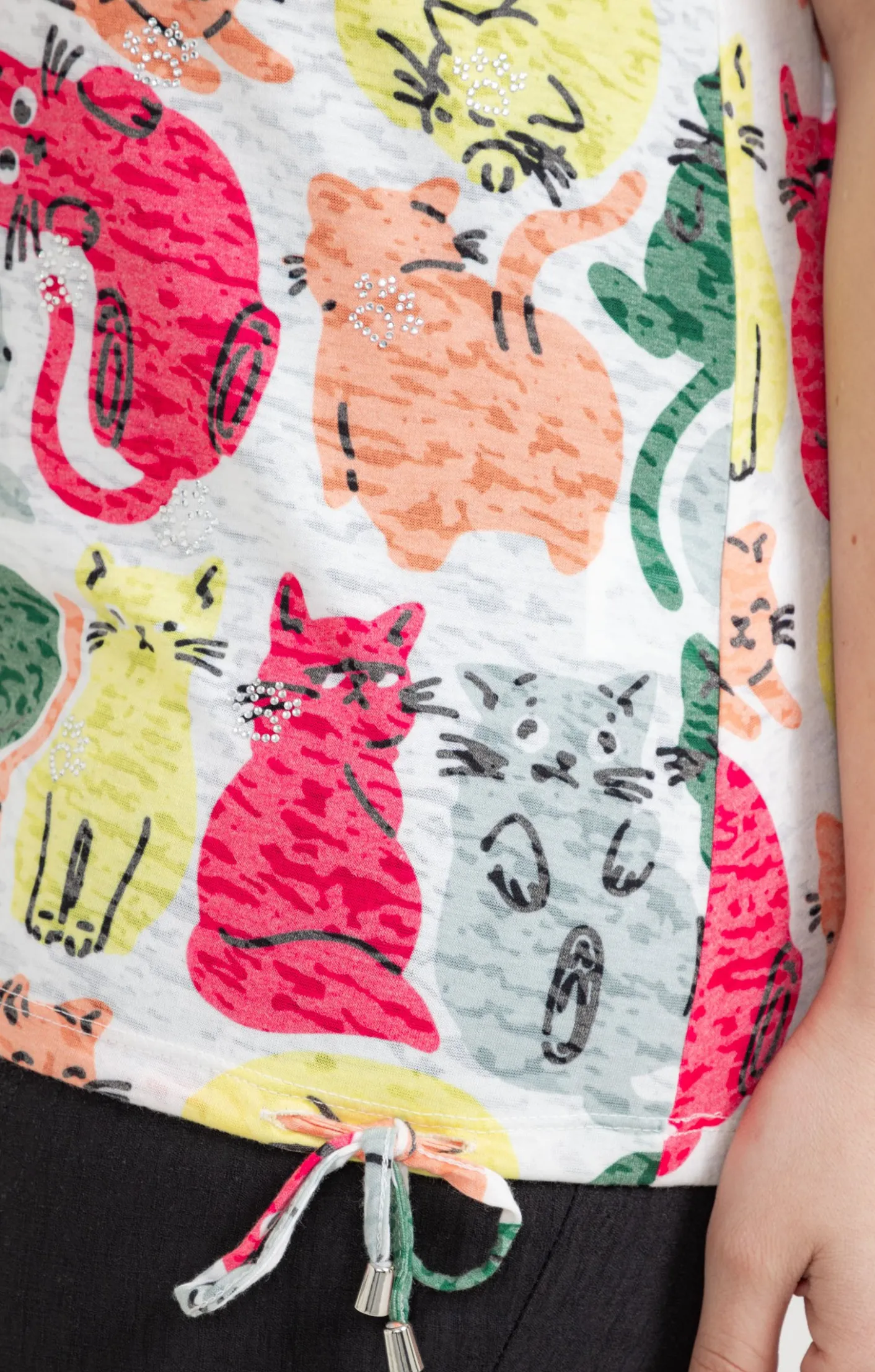 Toscane Boutique Tee-shirt à imprimé chats| Tee-shirts