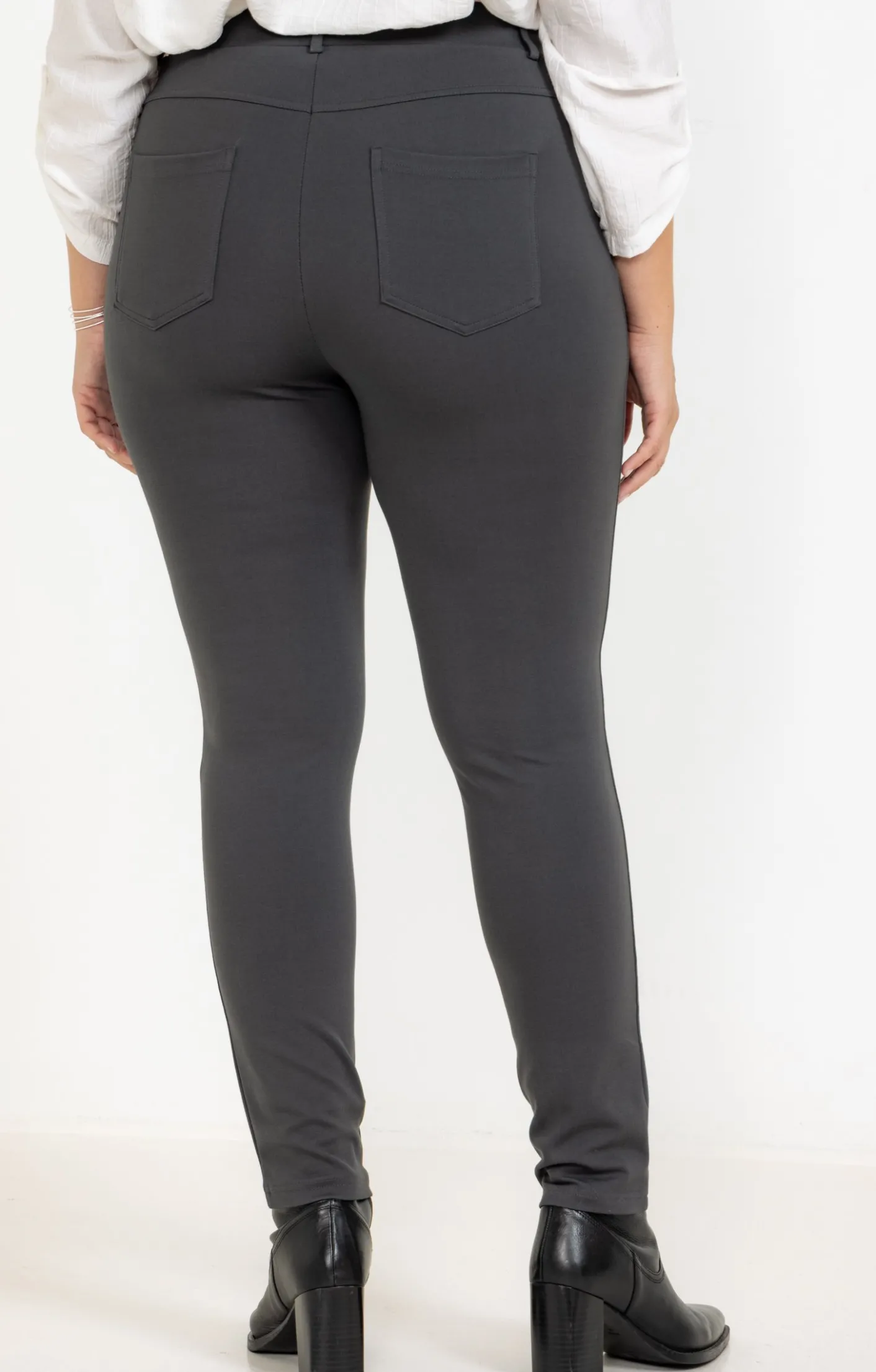 Toscane Boutique Tregging en maille poche décorée| Pantalons